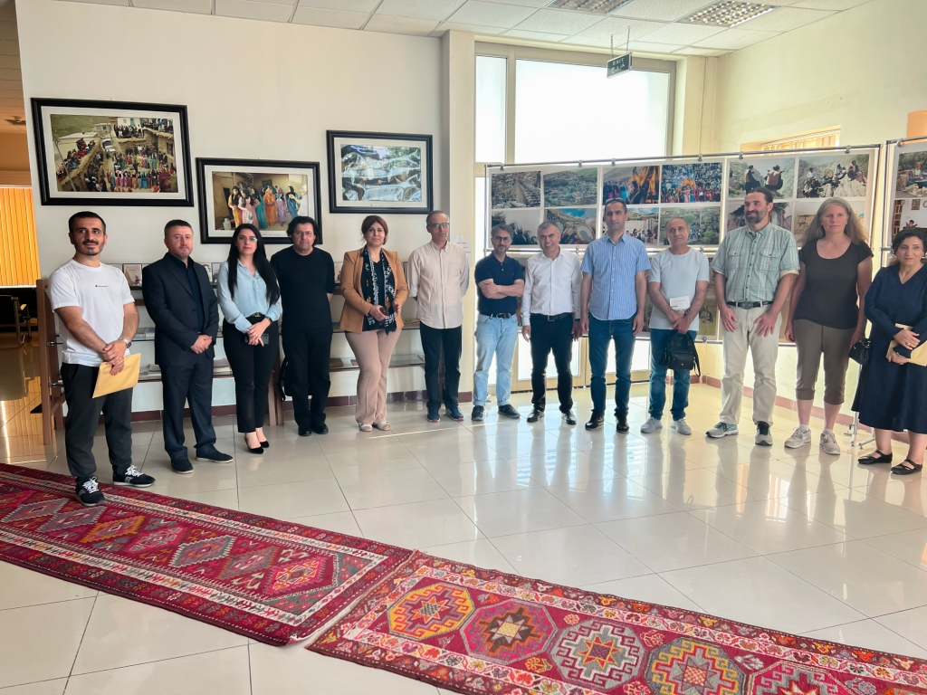 سەردانی گروپێک لە توێژەر و ئاڕتیست و مامۆستایانی زانکۆ بۆ ئنستیتیوتی کەلەپووری کورد